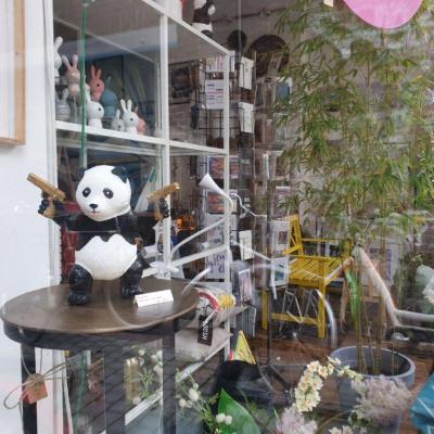 20200726 Nijmegen Lange Hezelstraat Kunstwinkel Sammelwut